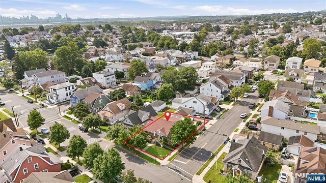 640 New York Avenue, Lyndhurst, NJ 07071
