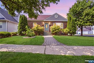 640 New York Avenue, Lyndhurst, NJ 07071