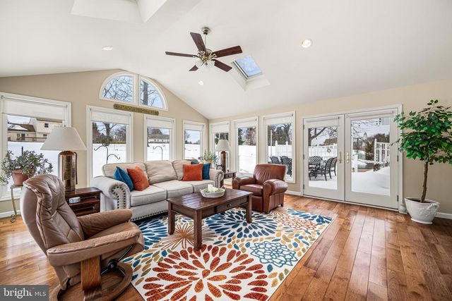 526 BEAUMONT CIR, West Chester, PA 19380