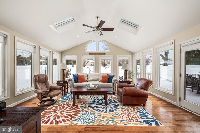 526 BEAUMONT CIR, West Chester, PA 19380