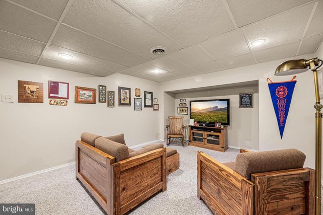 526 BEAUMONT CIR, West Chester, PA 19380