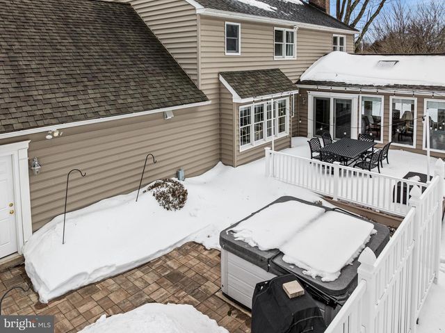 526 BEAUMONT CIR, West Chester, PA 19380