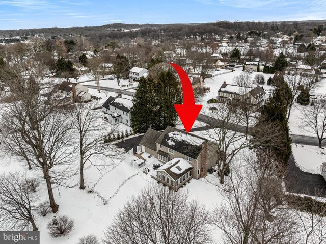 526 BEAUMONT CIR, West Chester, PA 19380