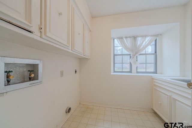 10 Elmwood St., Longview, TX 75604