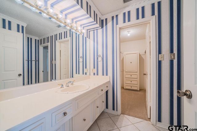 10 Elmwood St., Longview, TX 75604