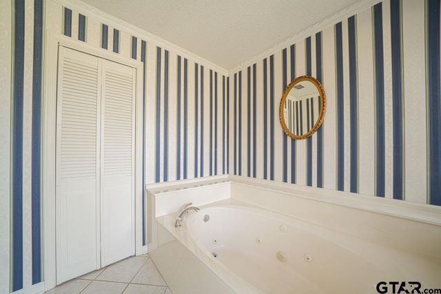 10 Elmwood St., Longview, TX 75604