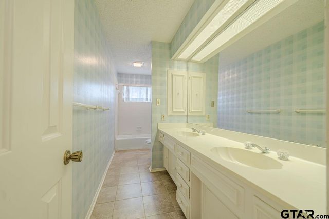 10 Elmwood St., Longview, TX 75604