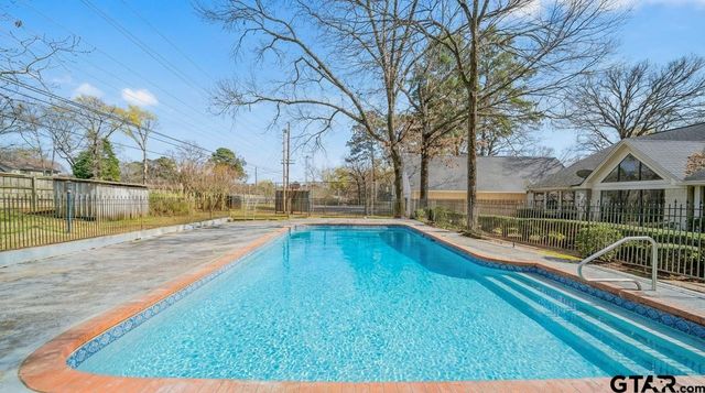 10 Elmwood St., Longview, TX 75604