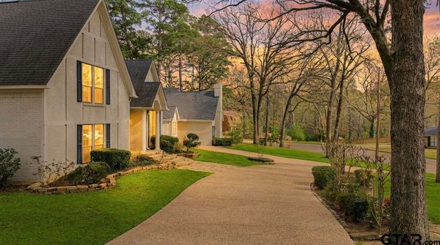 10 Elmwood St., Longview, TX 75604