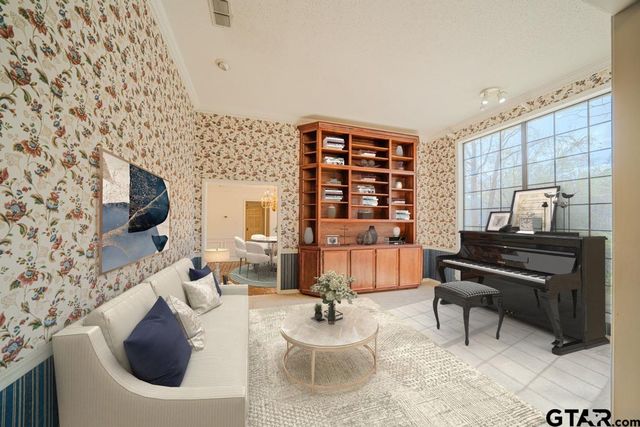 10 Elmwood St., Longview, TX 75604