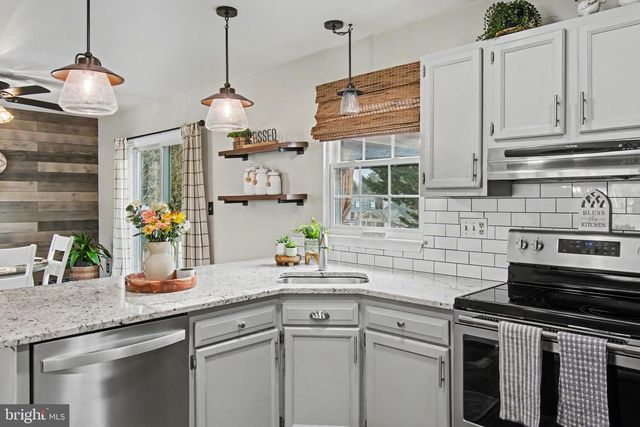 865 ELMWOOD CT, Westminster, MD 21158