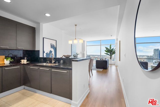 900 W OLYMPIC Boulevard 37E, Los Angeles, CA 90015