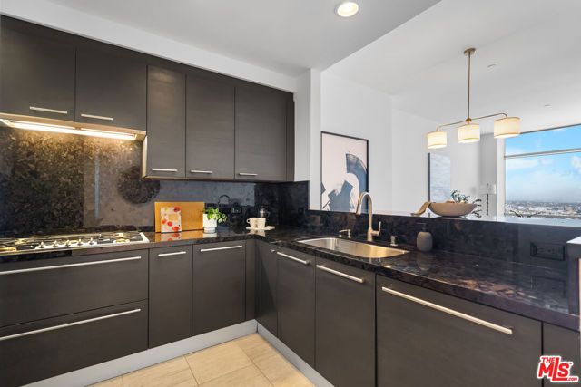 900 W OLYMPIC Boulevard 37E, Los Angeles, CA 90015