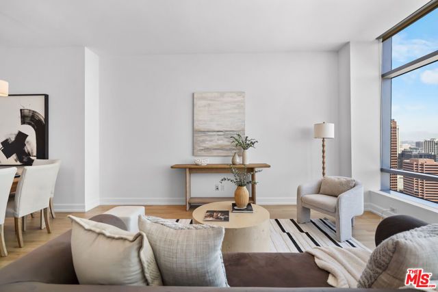 900 W OLYMPIC Boulevard 37E, Los Angeles, CA 90015