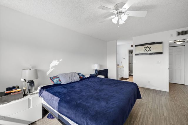 3000 NW 42nd Avenue B404, Coconut Creek, FL 33066