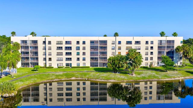 3000 NW 42nd Avenue B404, Coconut Creek, FL 33066