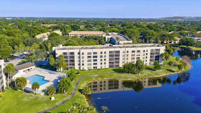 3000 NW 42nd Avenue B404, Coconut Creek, FL 33066