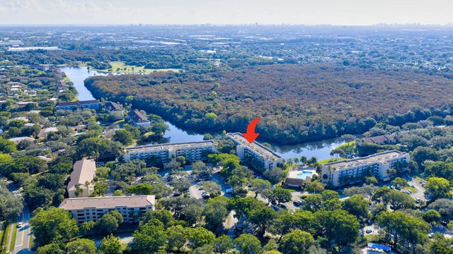 3000 NW 42nd Avenue B404, Coconut Creek, FL 33066