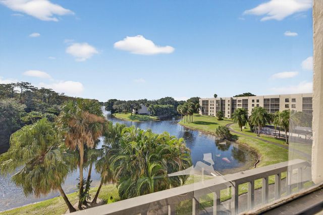 3000 NW 42nd Avenue B404, Coconut Creek, FL 33066