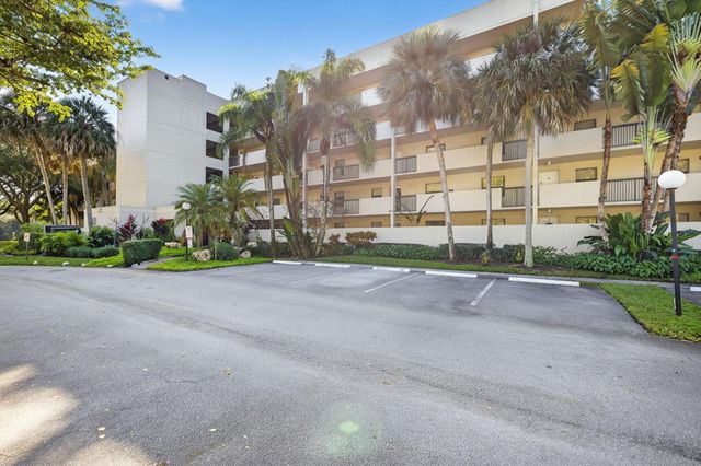 3000 NW 42nd Avenue B404, Coconut Creek, FL 33066