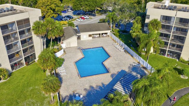 3000 NW 42nd Avenue B404, Coconut Creek, FL 33066