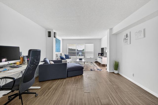 3000 NW 42nd Avenue B404, Coconut Creek, FL 33066