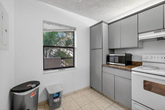 3000 NW 42nd Avenue B404, Coconut Creek, FL 33066