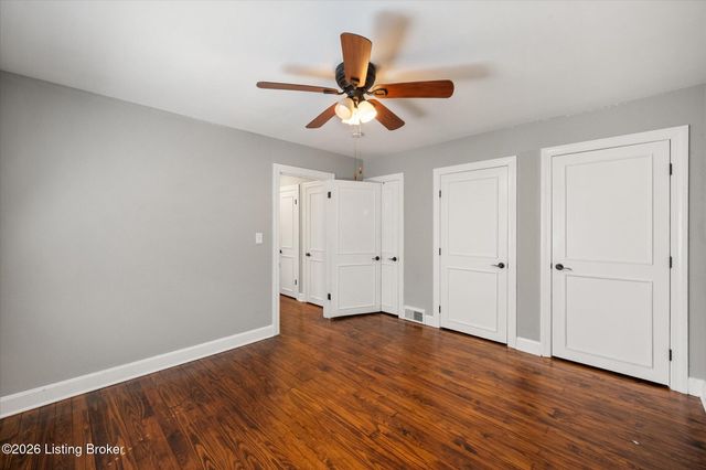 3301 Hunsinger Ln, Louisville, KY 40220