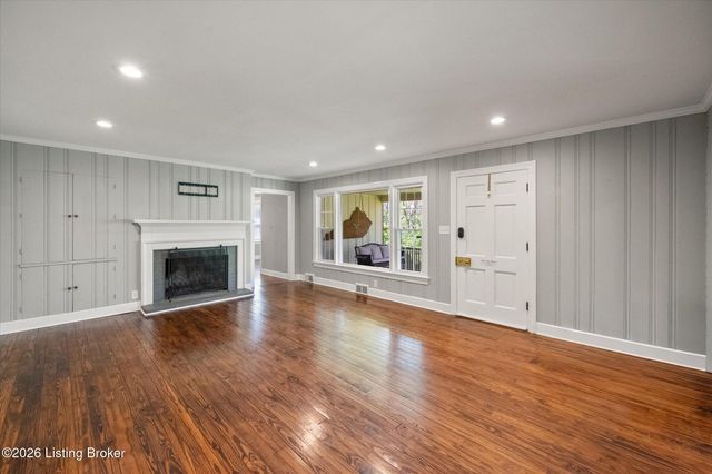 3301 Hunsinger Ln, Louisville, KY 40220