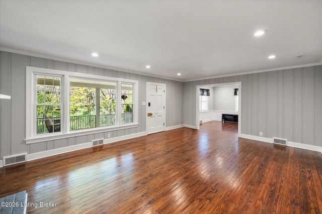 3301 Hunsinger Ln, Louisville, KY 40220