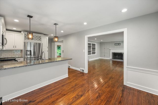 3301 Hunsinger Ln, Louisville, KY 40220