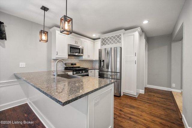 3301 Hunsinger Ln, Louisville, KY 40220