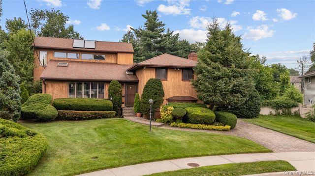 65 Elmtree Lane, Jericho, NY 11753
