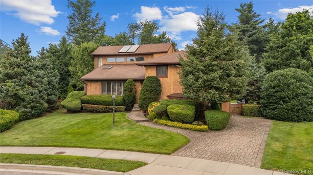 65 Elmtree Lane, Jericho, NY 11753