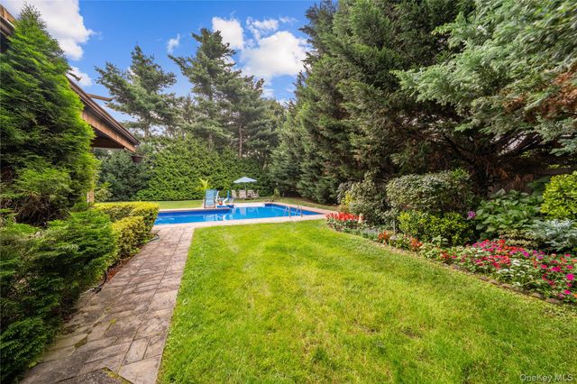 65 Elmtree Lane, Jericho, NY 11753