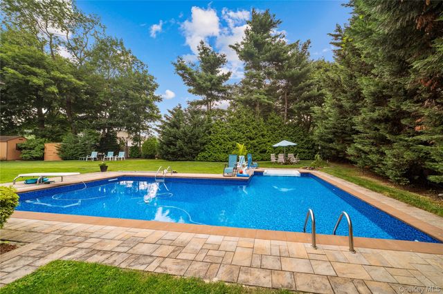 65 Elmtree Lane, Jericho, NY 11753