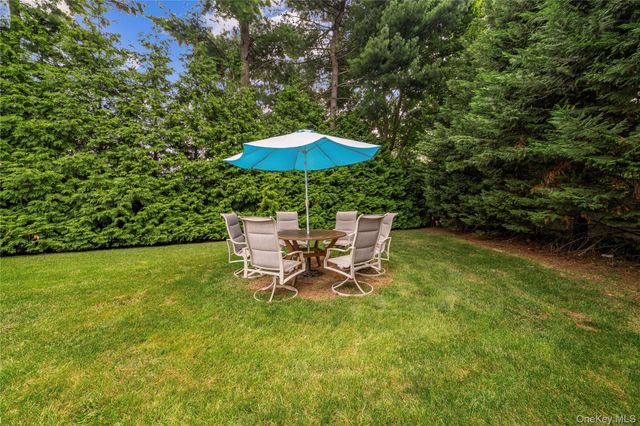 65 Elmtree Lane, Jericho, NY 11753