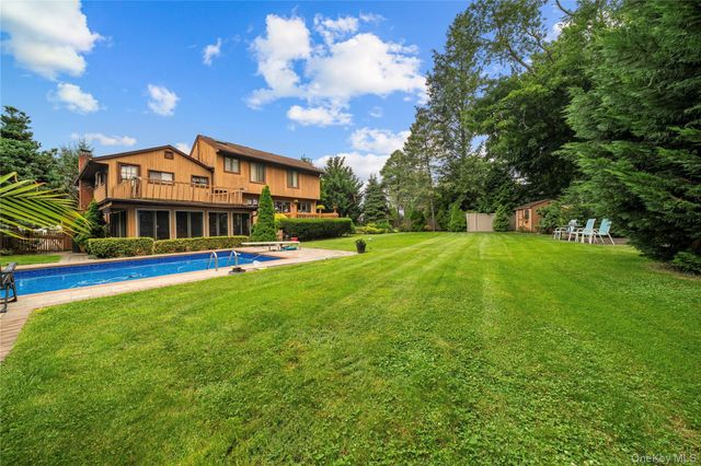 65 Elmtree Lane, Jericho, NY 11753
