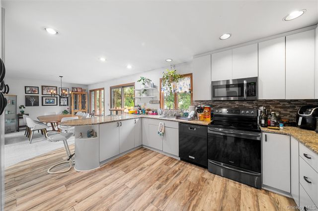 65 Elmtree Lane, Jericho, NY 11753