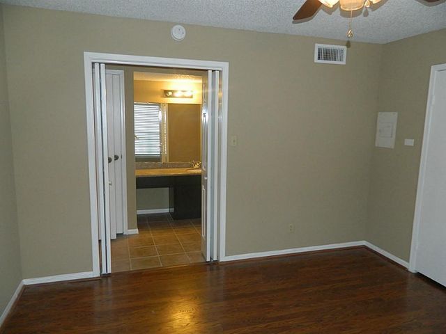 2120 El Paseo Street 2808, Houston, TX 77054