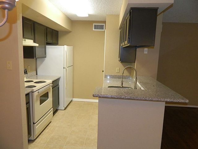 2120 El Paseo Street 2808, Houston, TX 77054