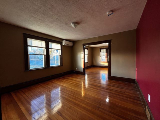 105 Groveland St 2, Haverhill, MA 01830
