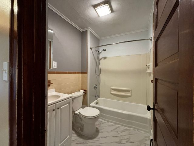 105 Groveland St 2, Haverhill, MA 01830