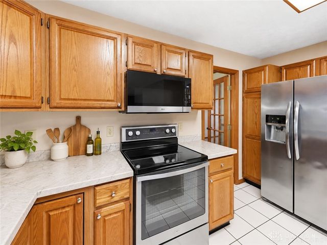270 Lakeside Drive, Springboro, OH 45066