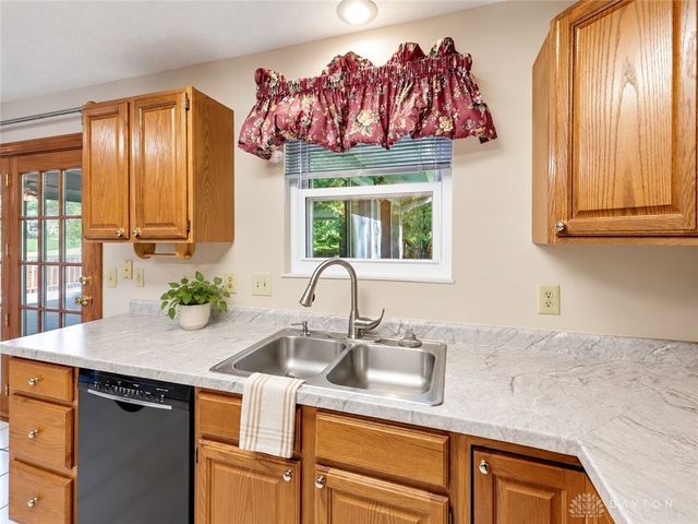 270 Lakeside Drive, Springboro, OH 45066