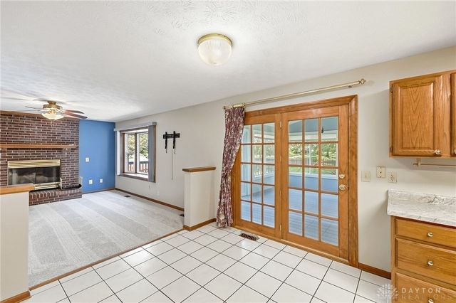 270 Lakeside Drive, Springboro, OH 45066