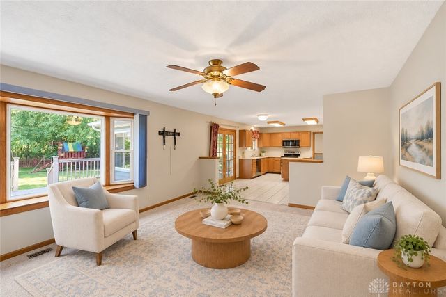 270 Lakeside Drive, Springboro, OH 45066