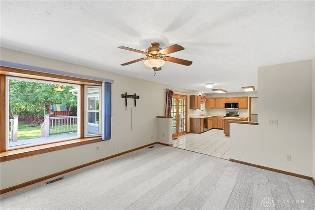 270 Lakeside Drive, Springboro, OH 45066
