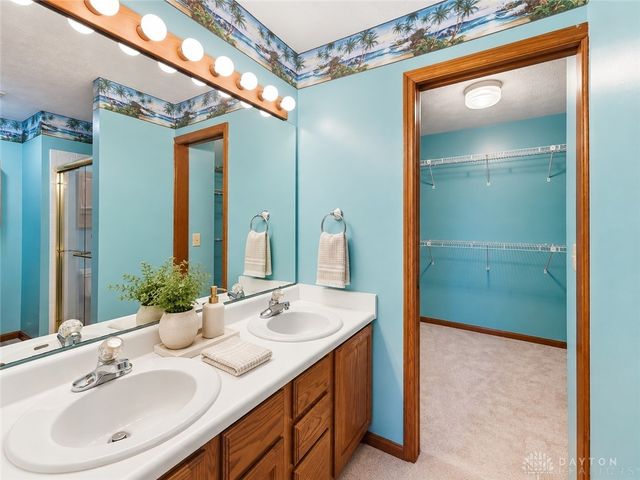 270 Lakeside Drive, Springboro, OH 45066