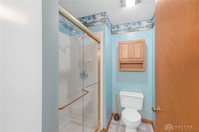 270 Lakeside Drive, Springboro, OH 45066